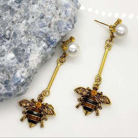 NEW Bee’s Day Off Dangle Earrings - Picture 11 of 15